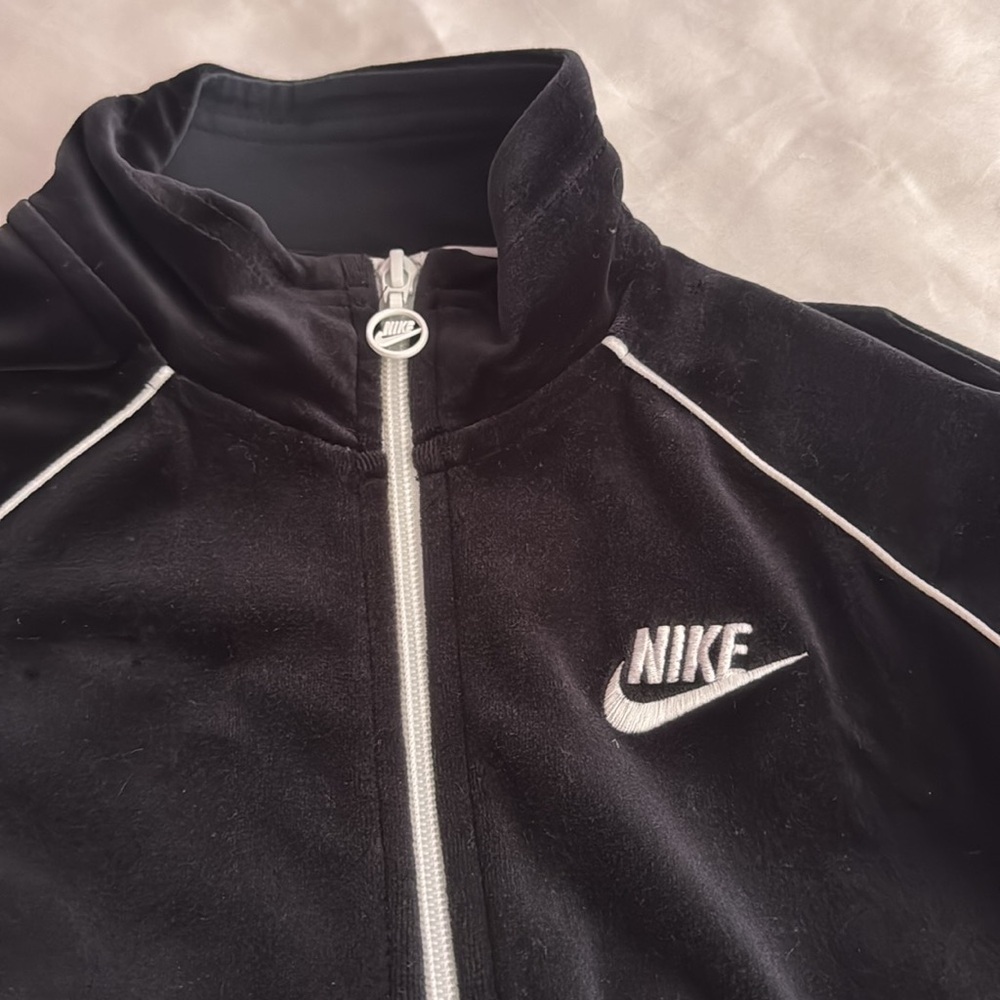 Nike Women's Black Full Zip Velour Track Jacket Size Small - Picture 3 of 5